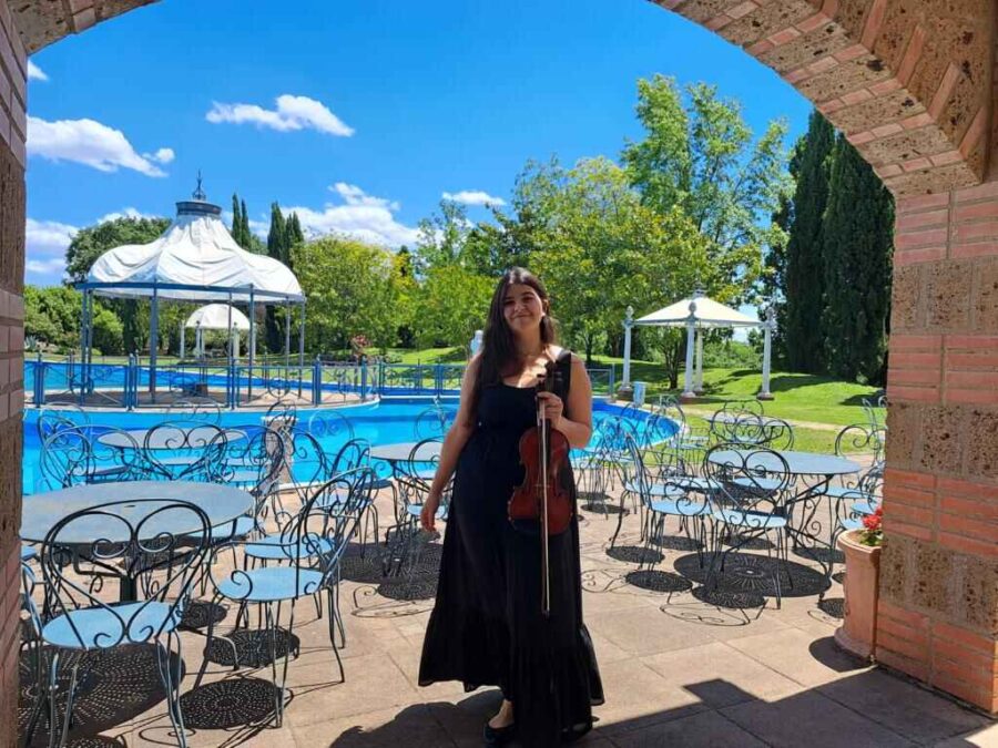 Wedding violinist Italy Tuscany string quartet harp Italian musicians Francesca violin