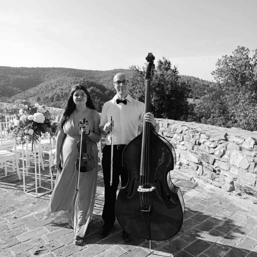Wedding violinist Italy Tuscany string quartet harp Italian musicians Francesca violin