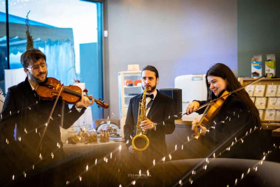 Wedding violinist Italy Tuscany string quartet harp Italian musicians Francesca violin